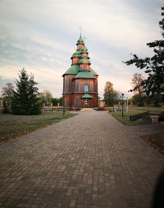 Holy Trinity Church-Pustoviitivka必去景点