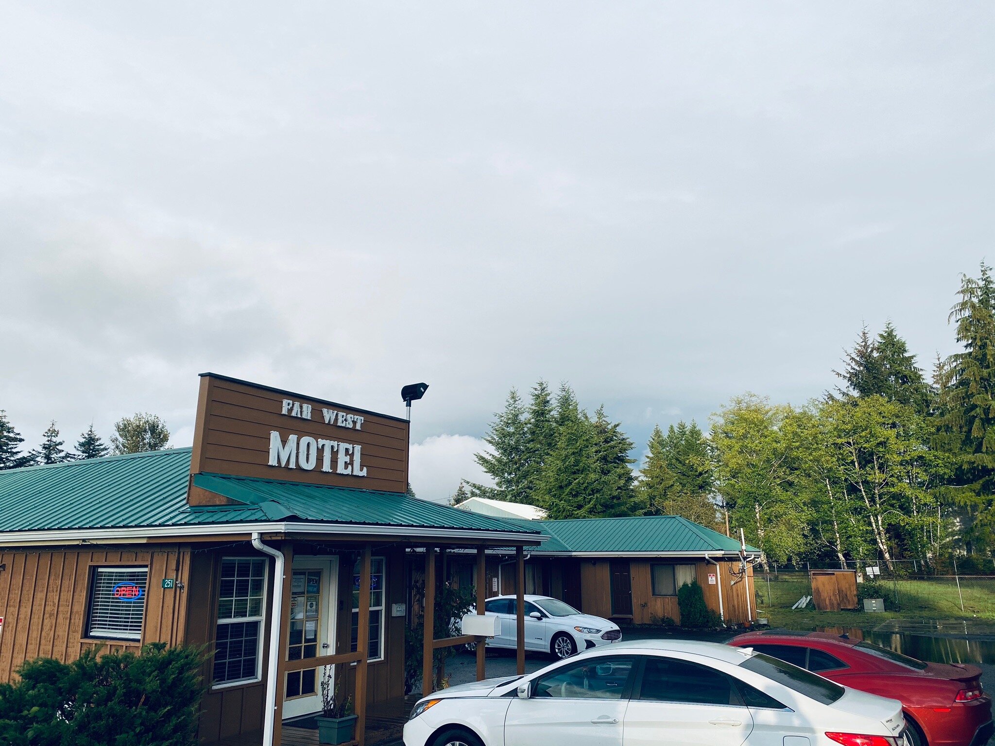 Far West Motel-官方