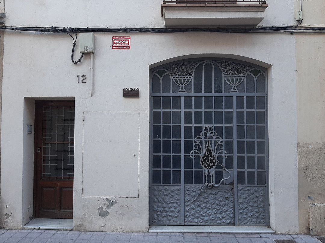 Puerta del taller de Josep Oliver景点图片