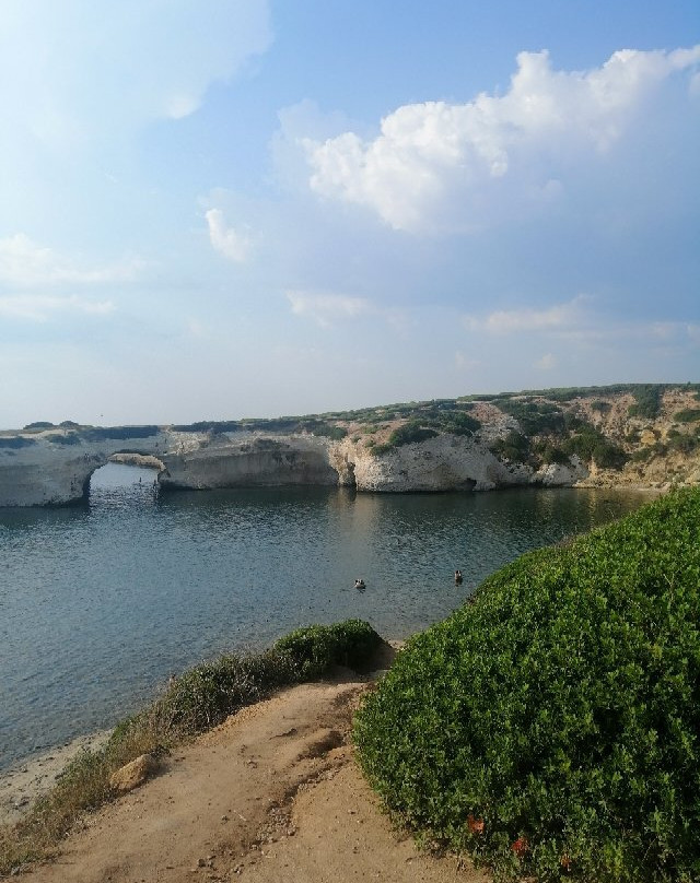 Spiaggia dell'Arco-S'Archittu必去景点