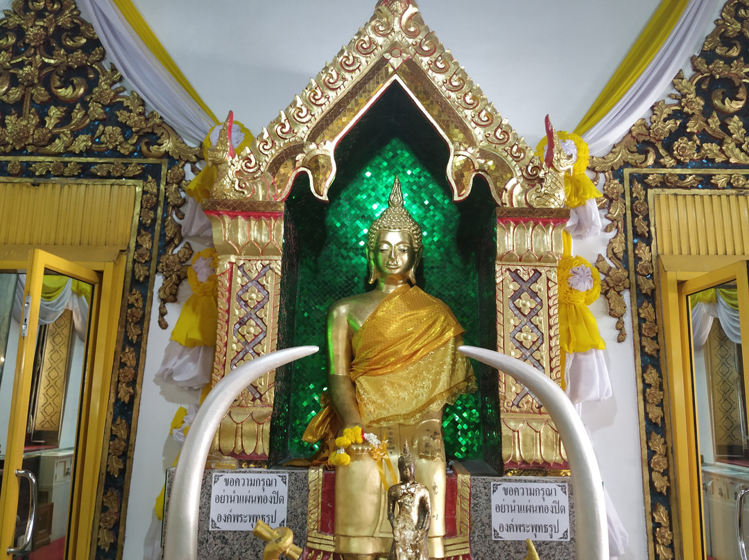 Wat Ban Laem or Wat Phet Samut Worawihan景点图片