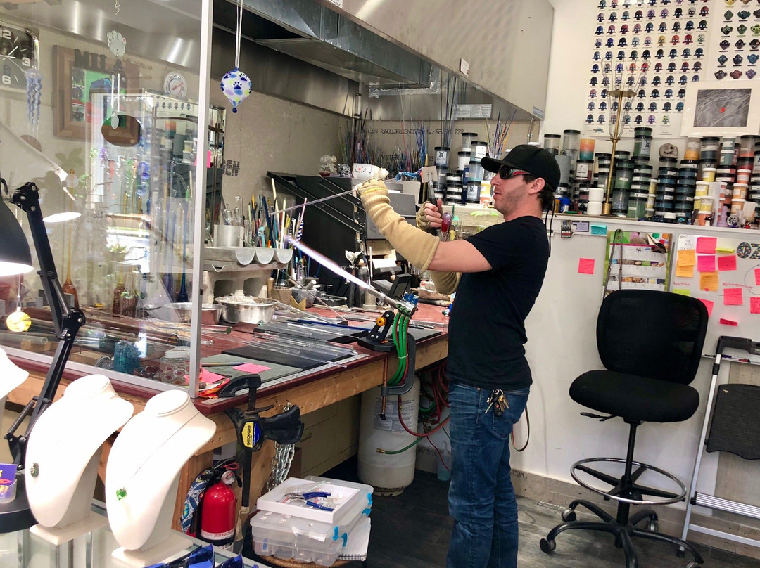 Ozzie's Glass Gallery景点图片