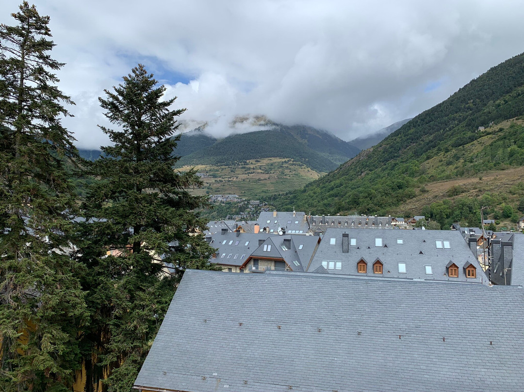 户撒细嘴松鸡酒店主图