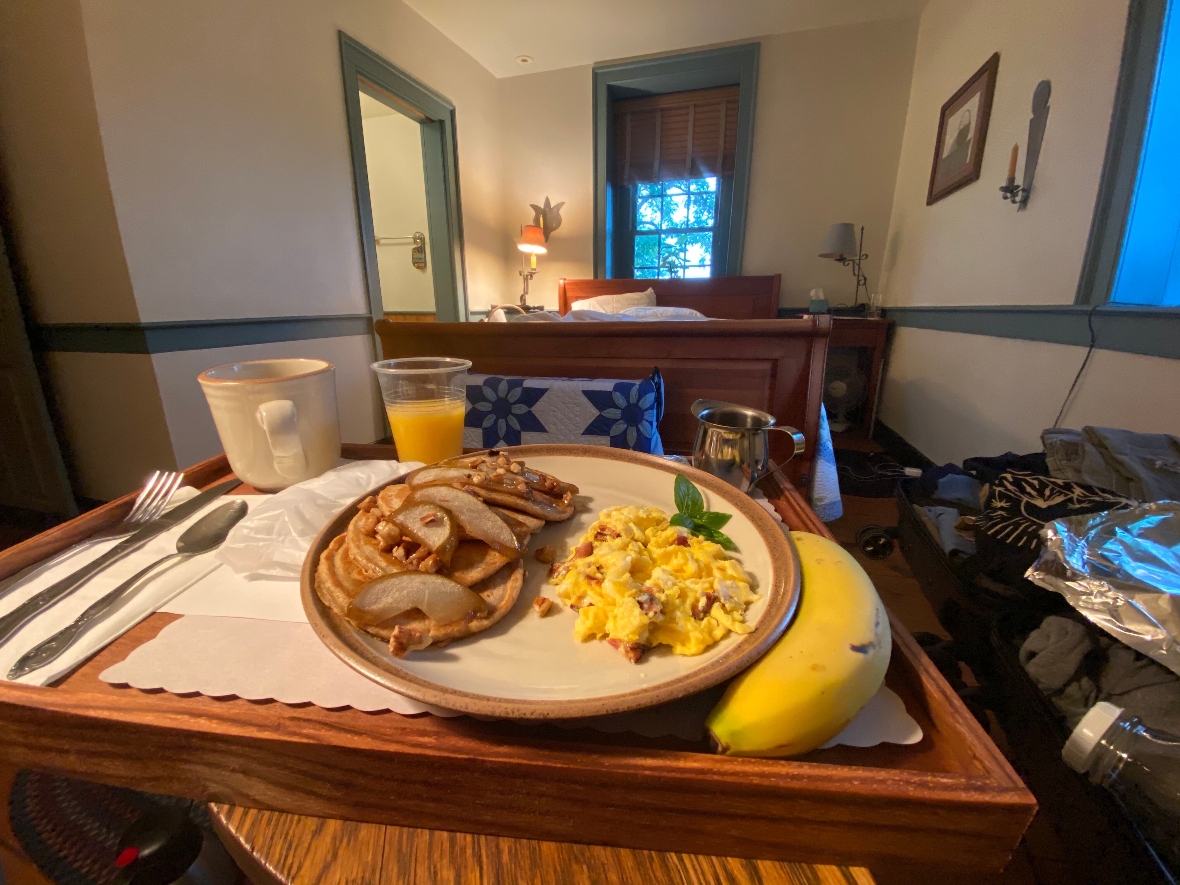 Brownstone Colonial Inn-餐饮