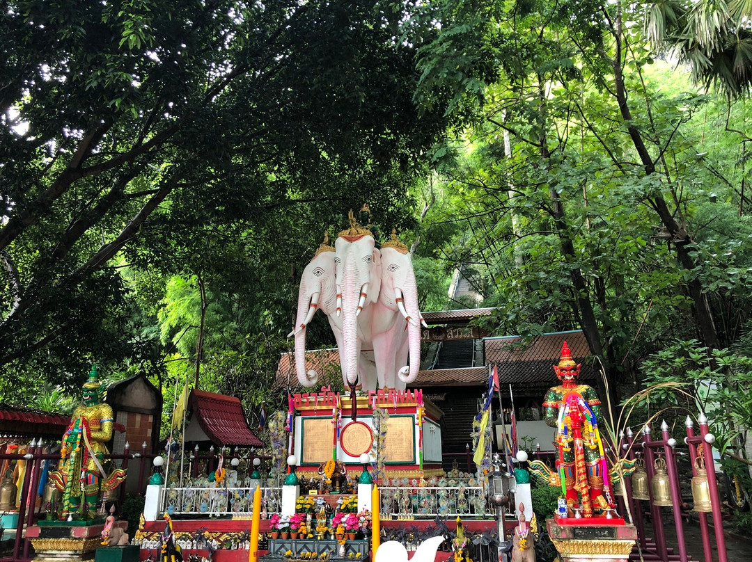 Wat Tham Erawan Temple景点图片