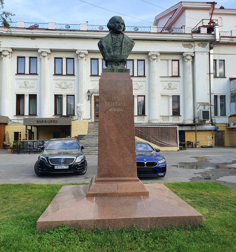 N. V. Gogol monument-伏尔加格勒必去景点
