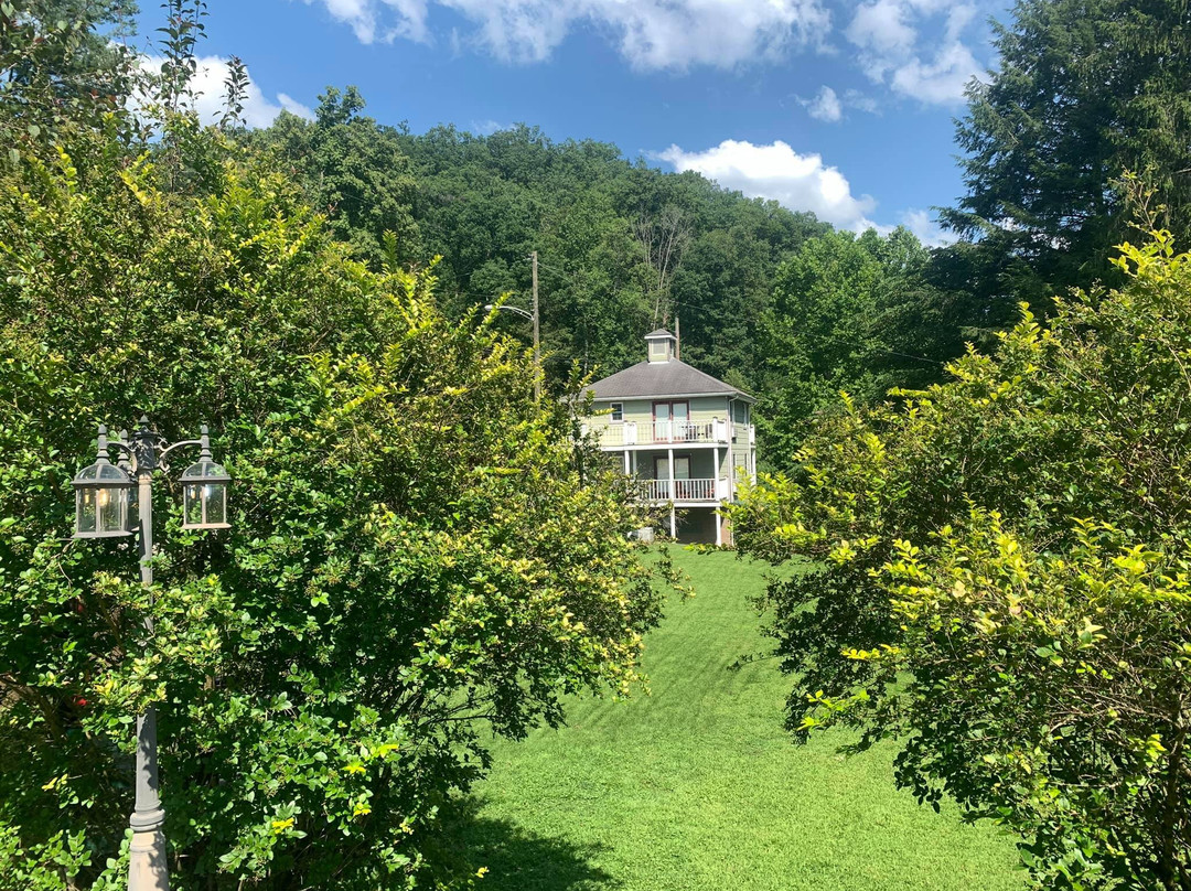 Elk River Hotel & Cafe主图