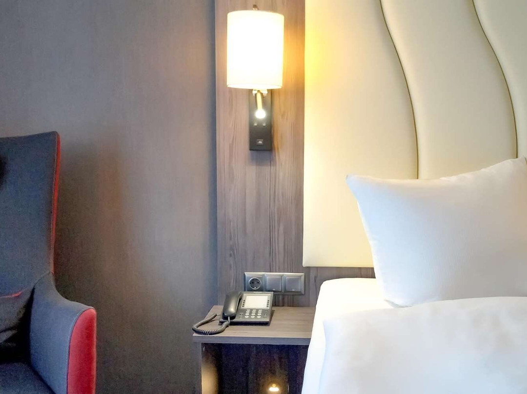 PLAZA Premium Parkhotel Norderstedt主图