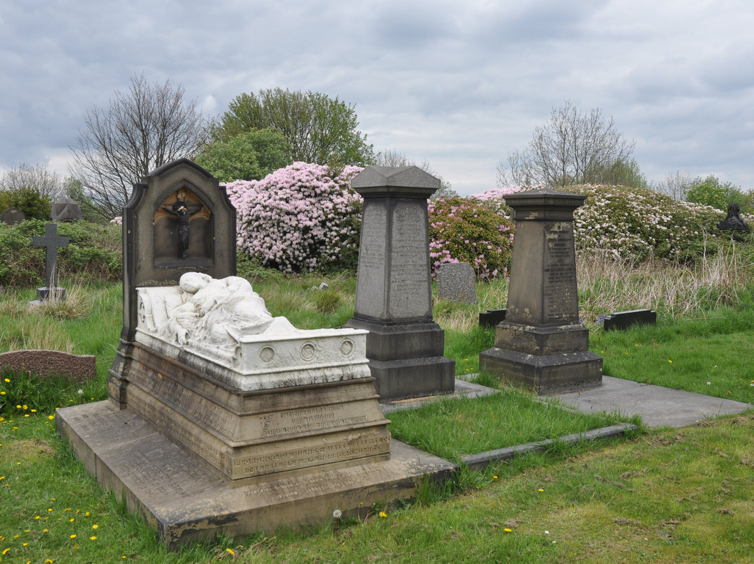 Undercliffe Cemetery景点图片