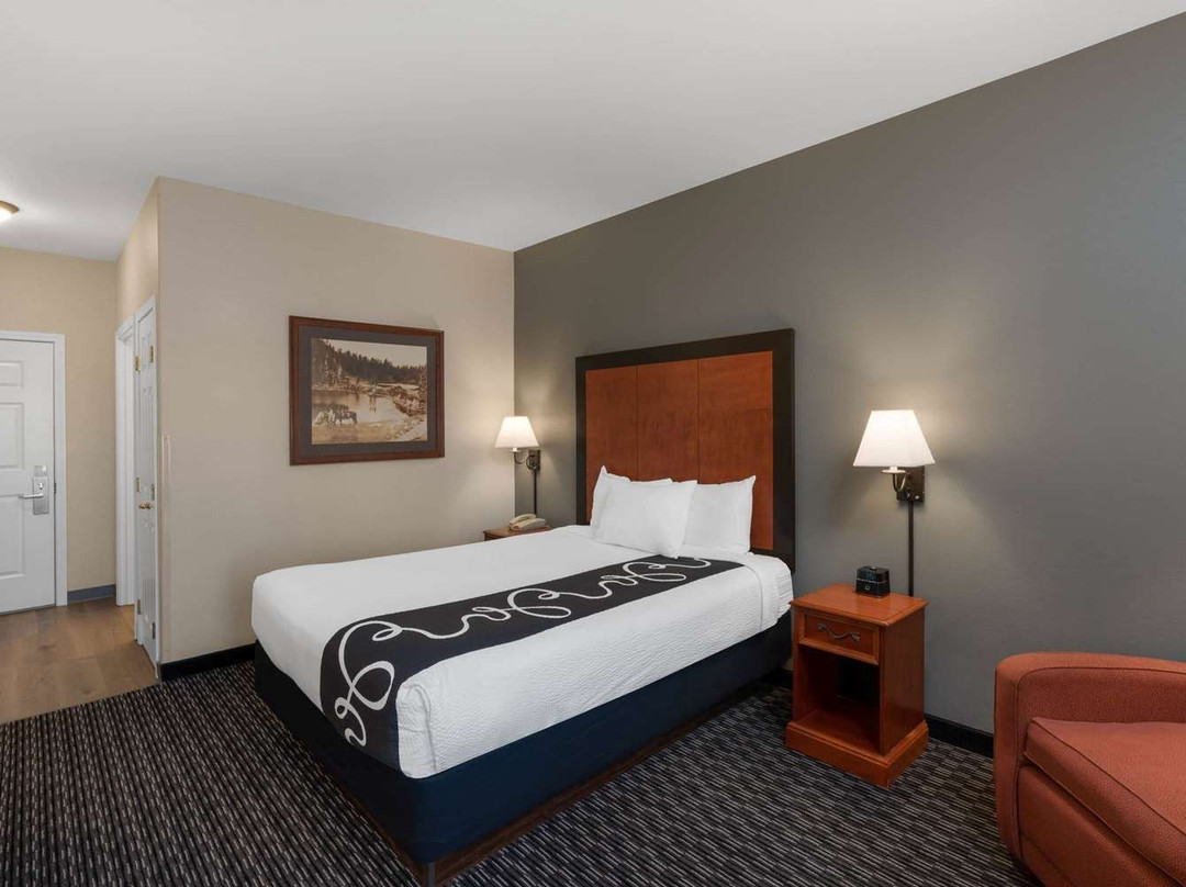 La Quinta Inn & Suites by Wyndham Rifle主图