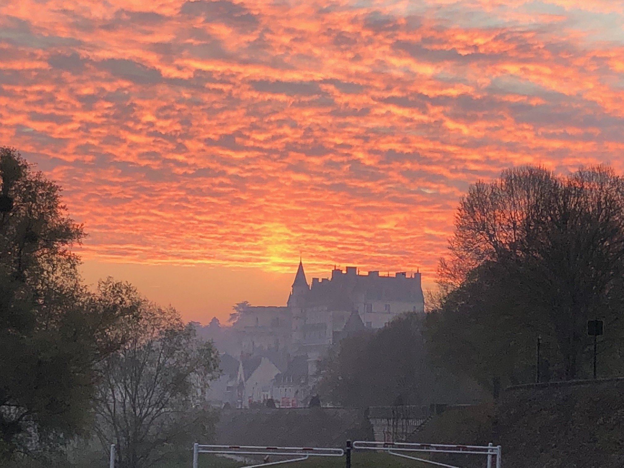 Les colonnes de Chanteloup-官方