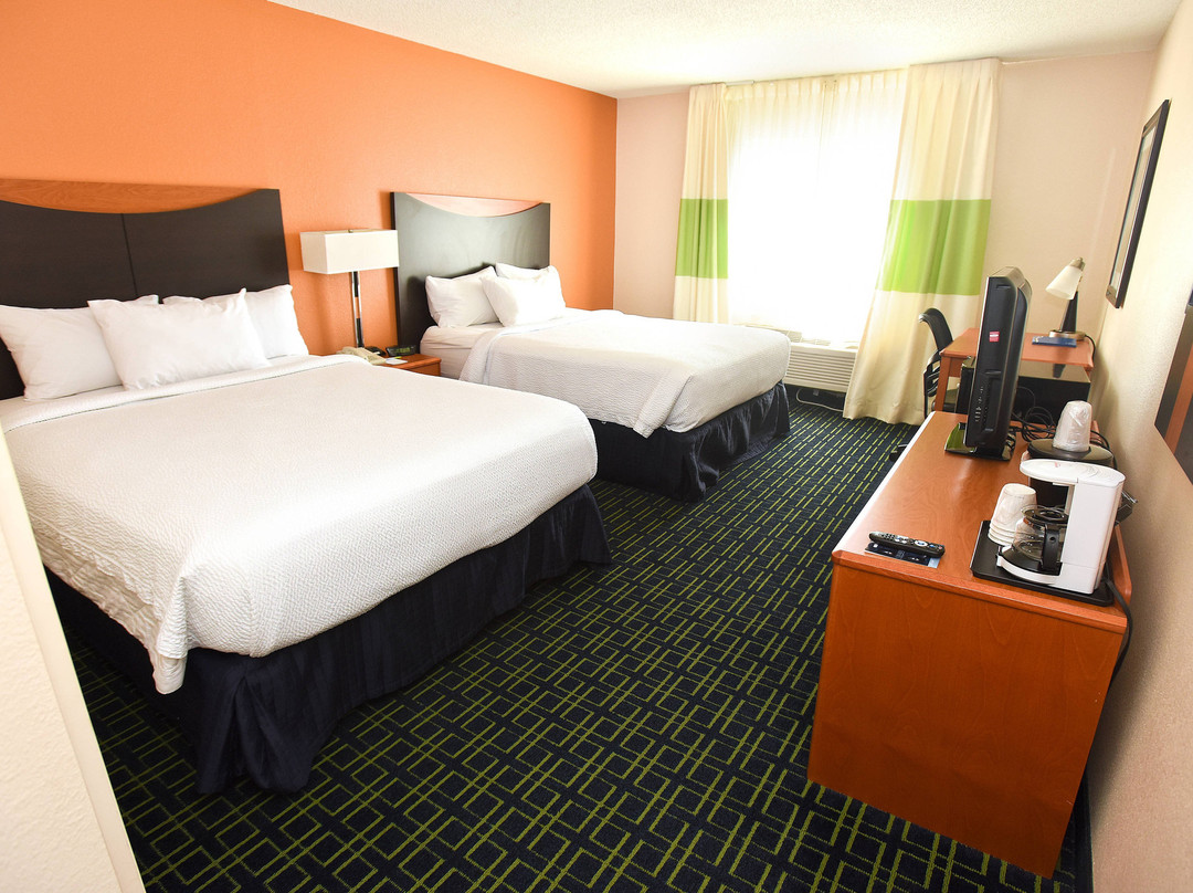 Fairfield Inn Topeka主图