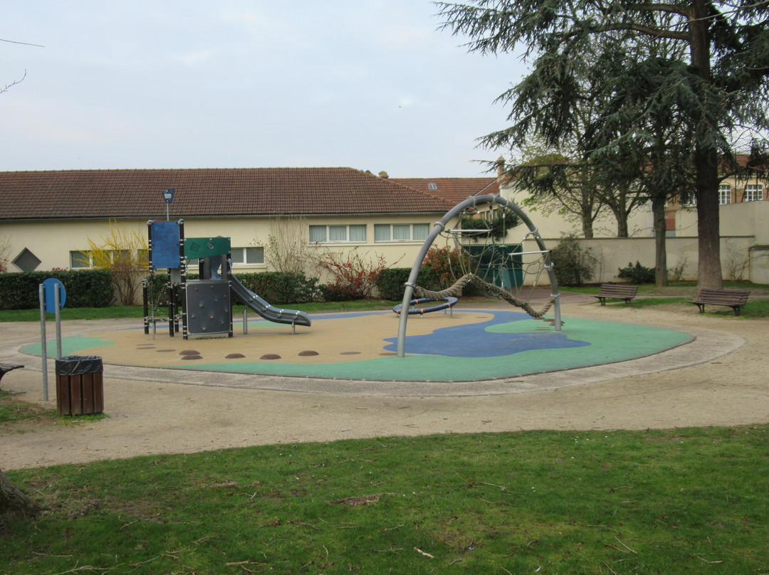 Square de la Pie-圣莫代福塞必去景点