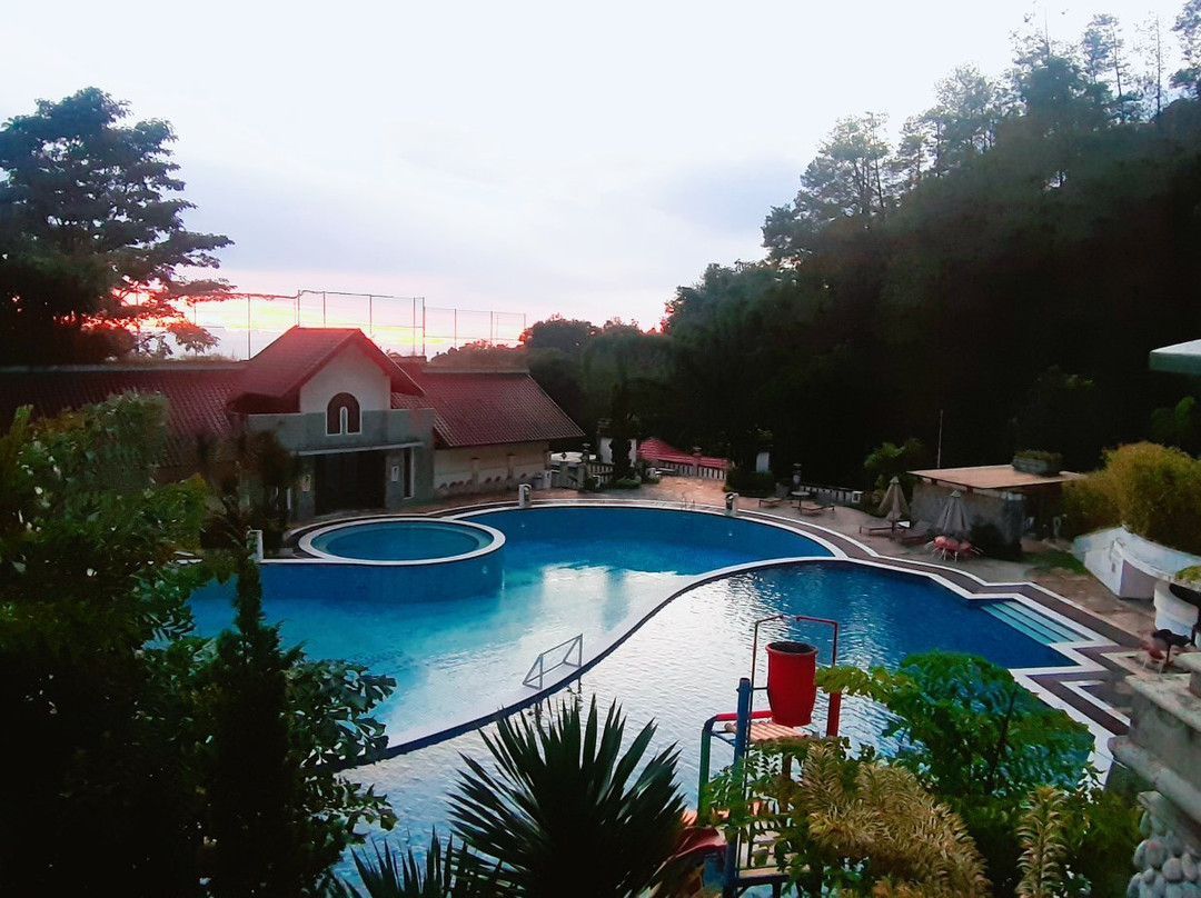 Pines Garden Hotel主图