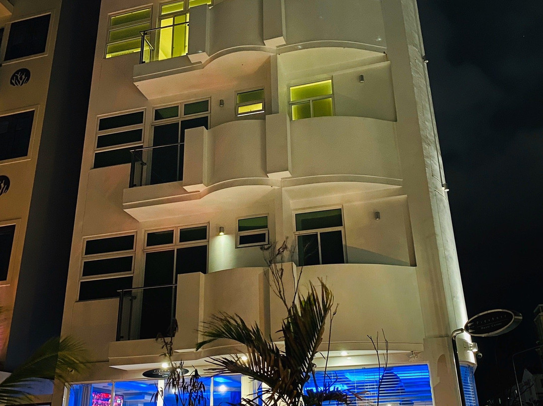 机场海滩酒店主图