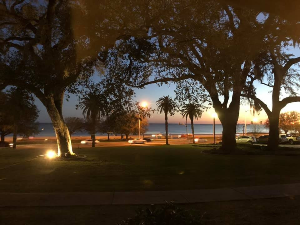 White House Hotel主图