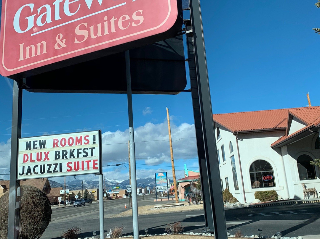 Gateway Inn & Suites主图