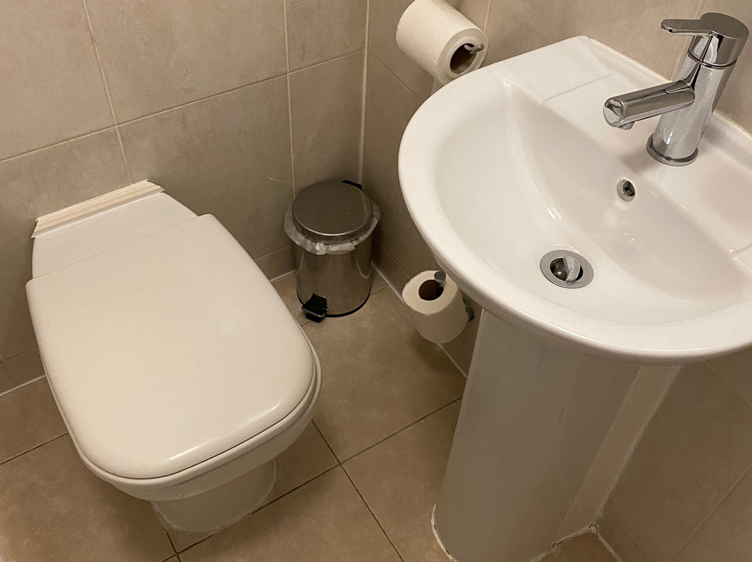 戴斯盖特威克酒店主图