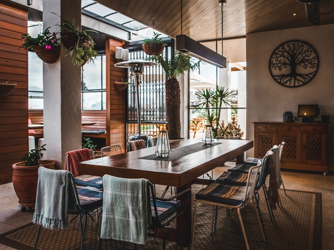 Shoreline Hotel主图