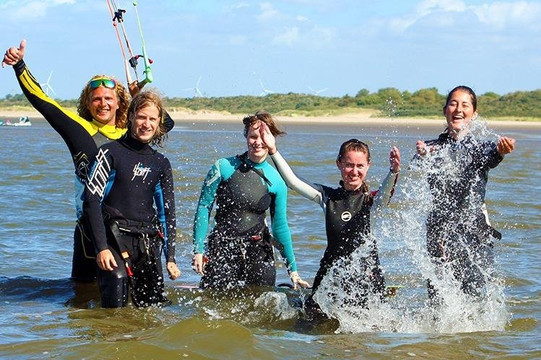 LearnKiteboardingNow-Oostvoorne必去景点