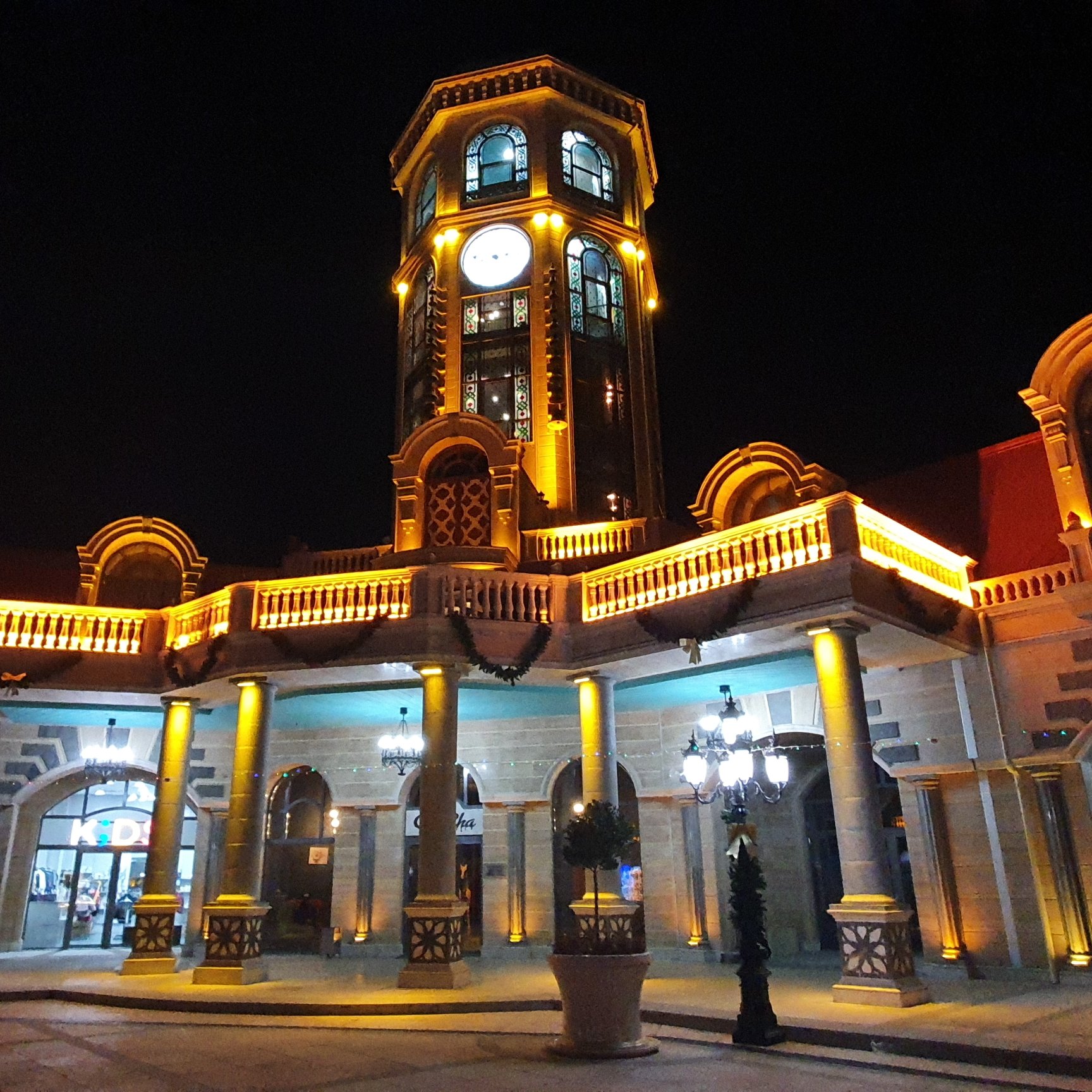 Saat Meydani Nakhchivan-官方