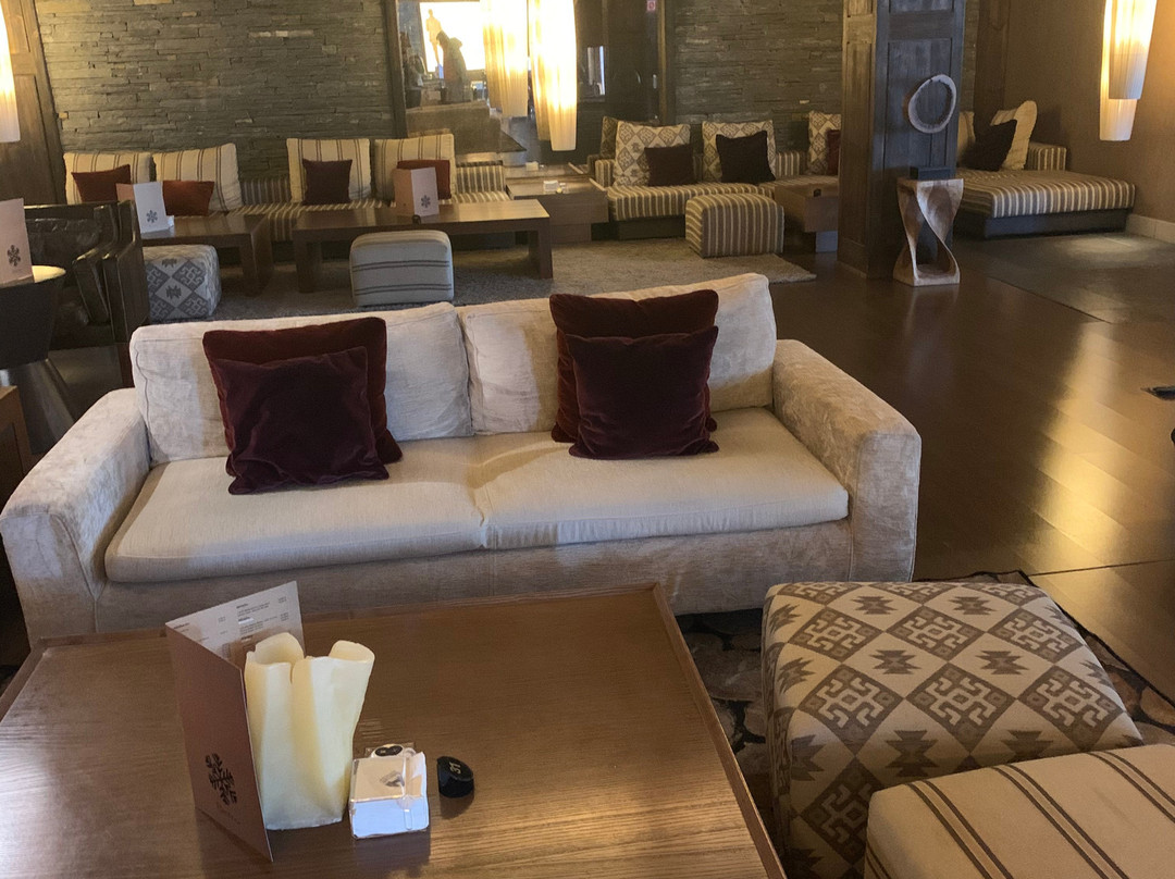 瓦德纽酒店主图