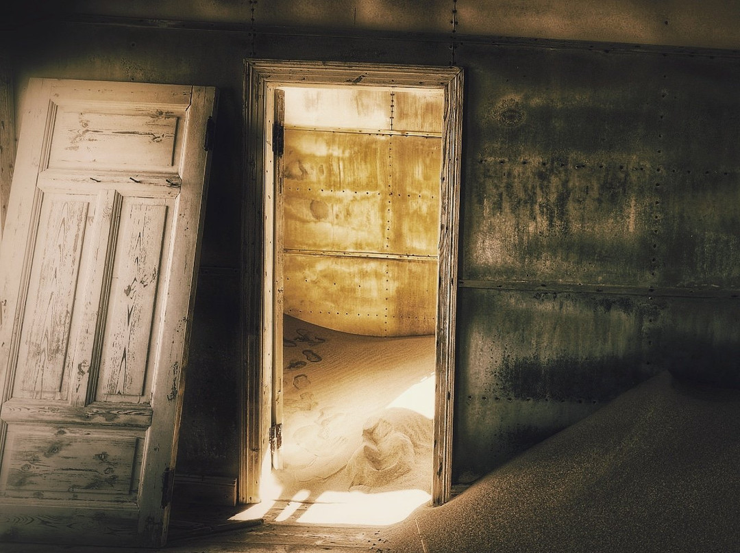 Coastways Safaris - Pomona & Bogenfels Tour-吕德里茨必去景点