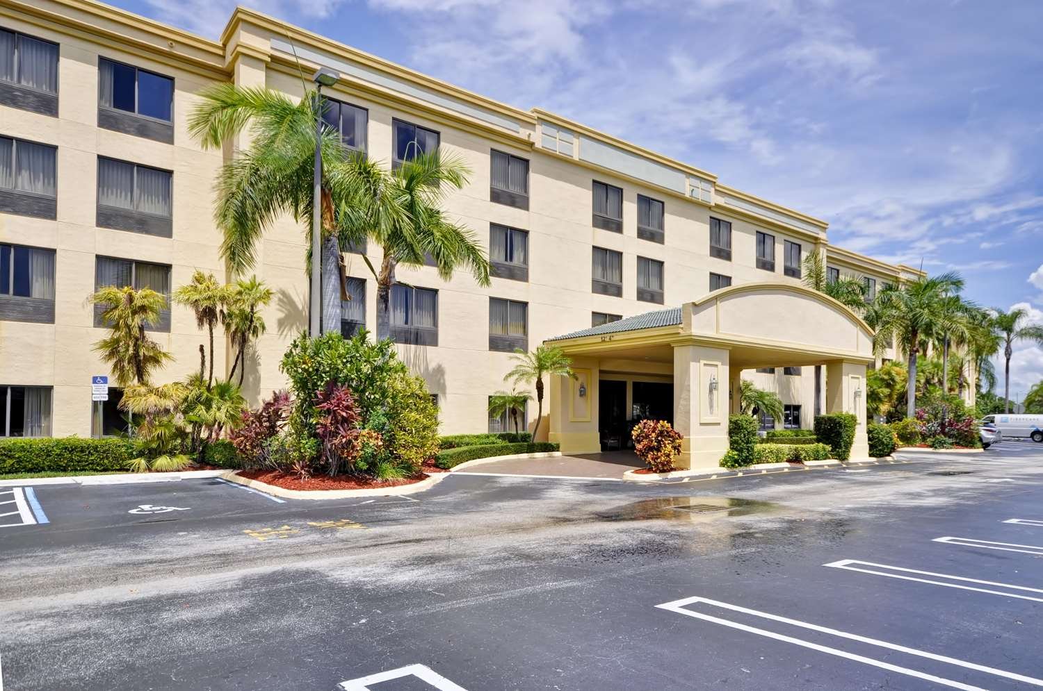 Hampton Inn & Suites Boynton Beach-官方