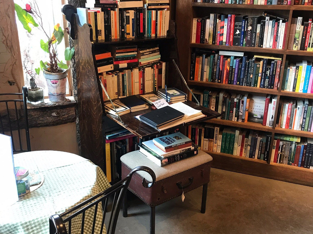 Cafe Books-坎莫尔必去景点