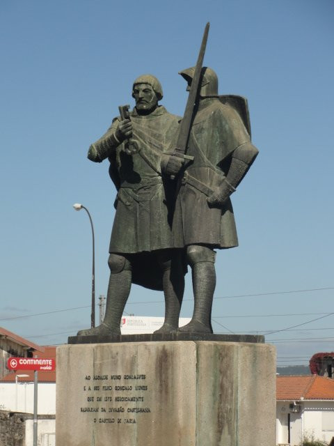 Monumento aos Alcaides de Faria景点图片