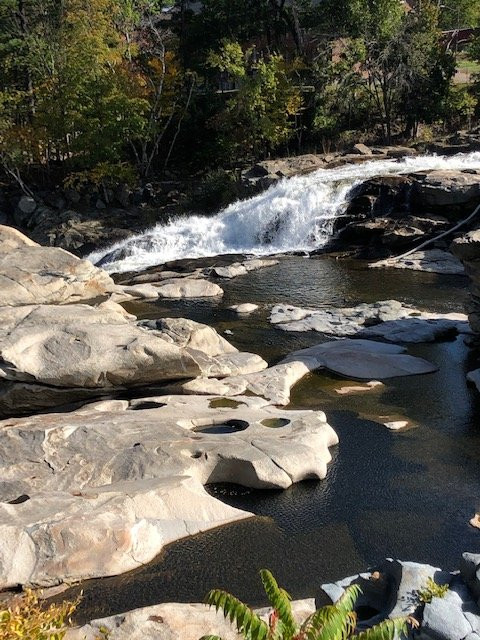 Salmon Falls-Shelburne Falls必去景点