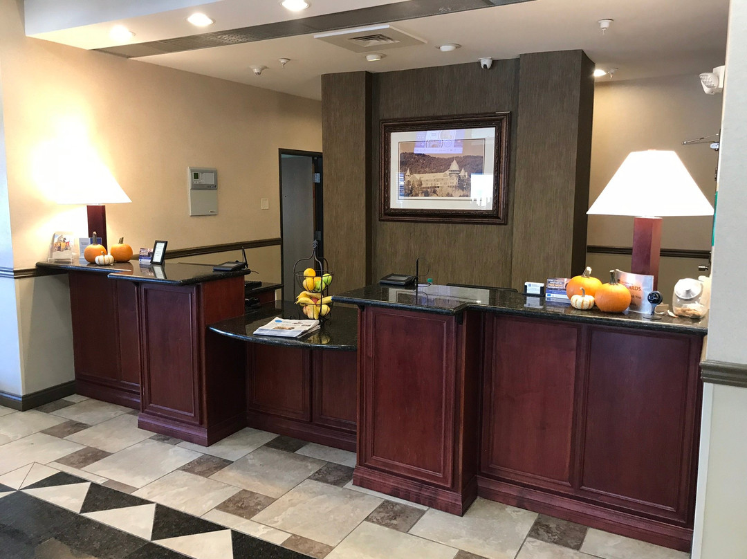 蒙特苏马贝斯特韦斯特优质套房酒店主图