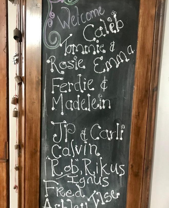 Chara Lakeside Lodge主图