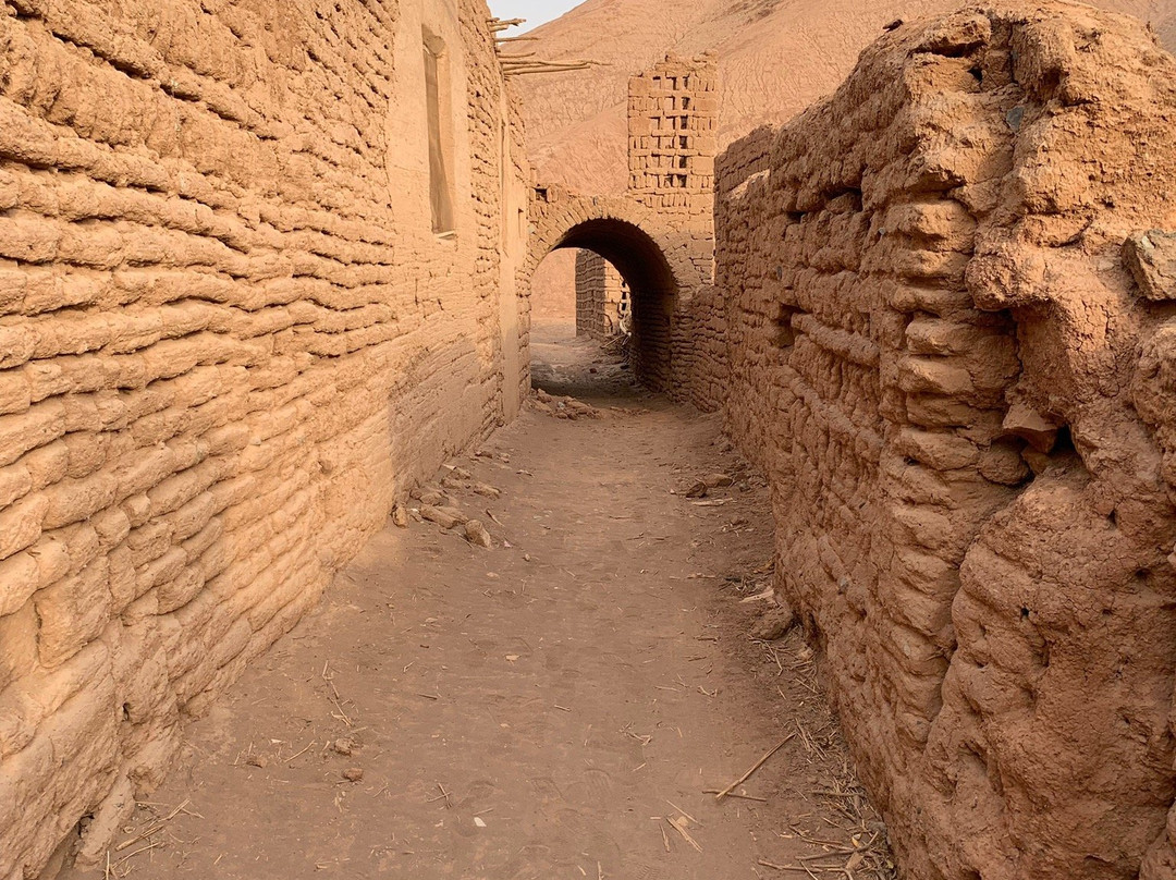 维吾尔古村景点图片
