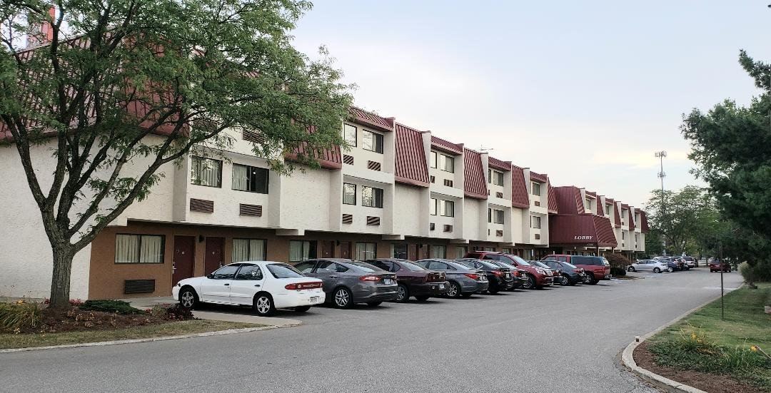 克利夫兰机场-米德尔堡高地红顶酒店-浴室