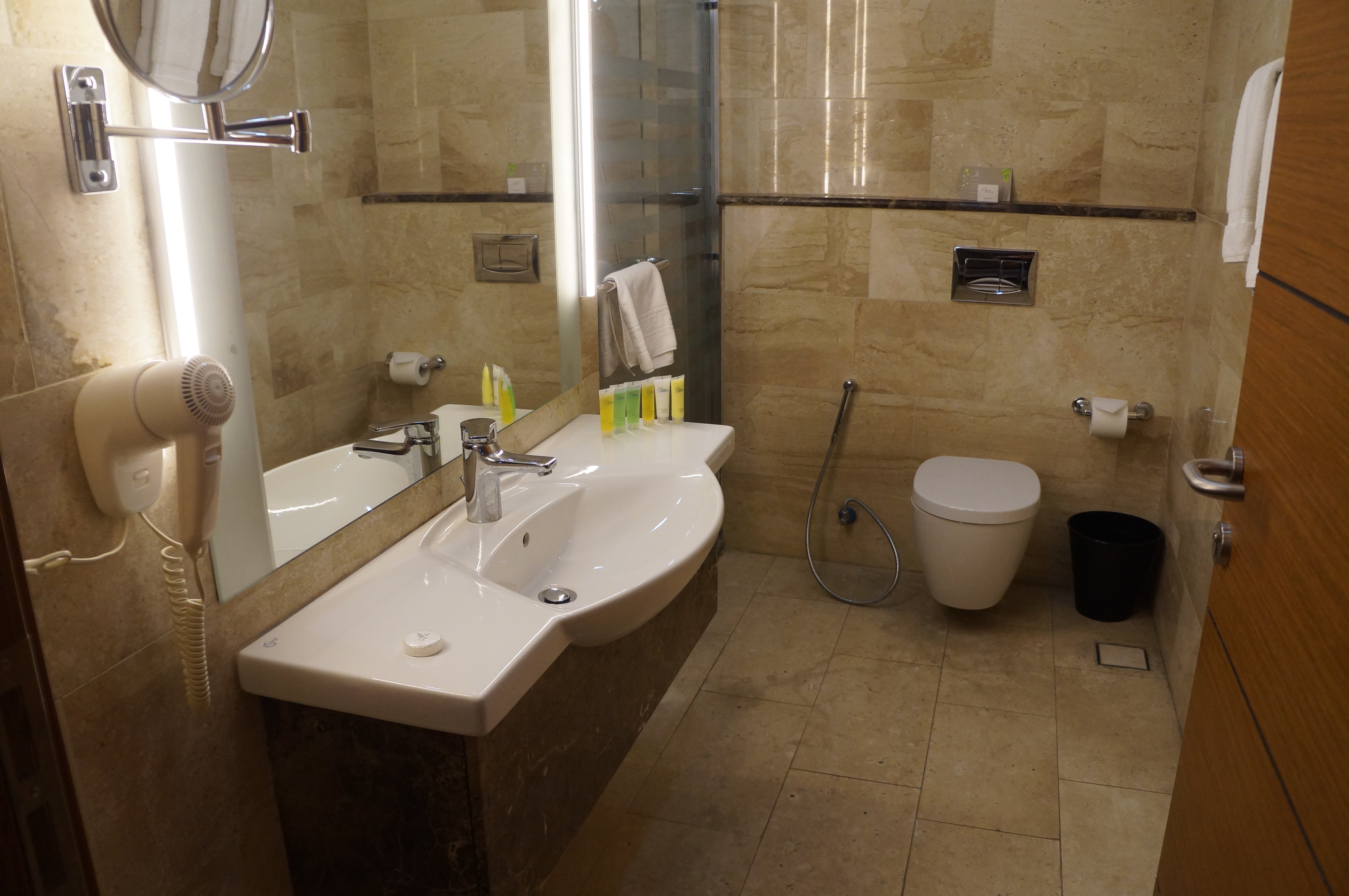 Olive Tree Hotel-浴室