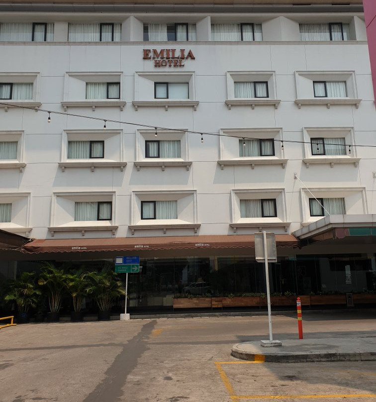 Emilia Hotel by Amazing主图