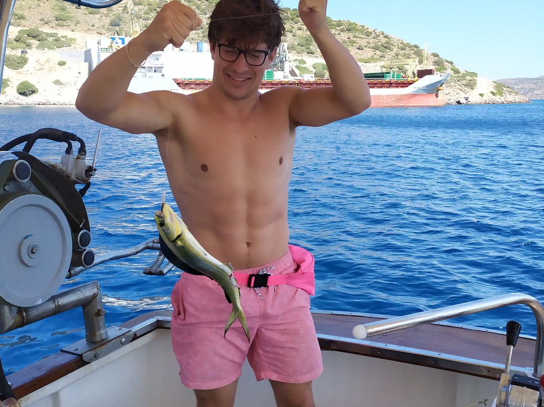 Milos Fishing Trip-Adamas必去景点