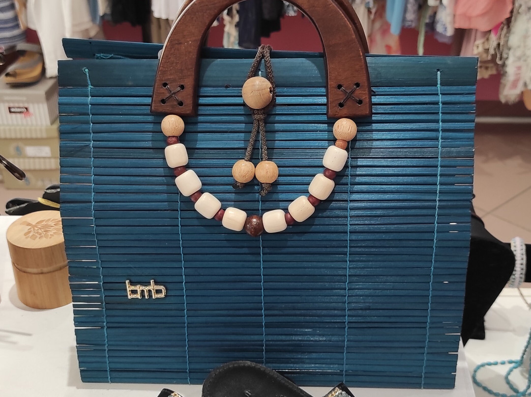 Aura Fashion Shop