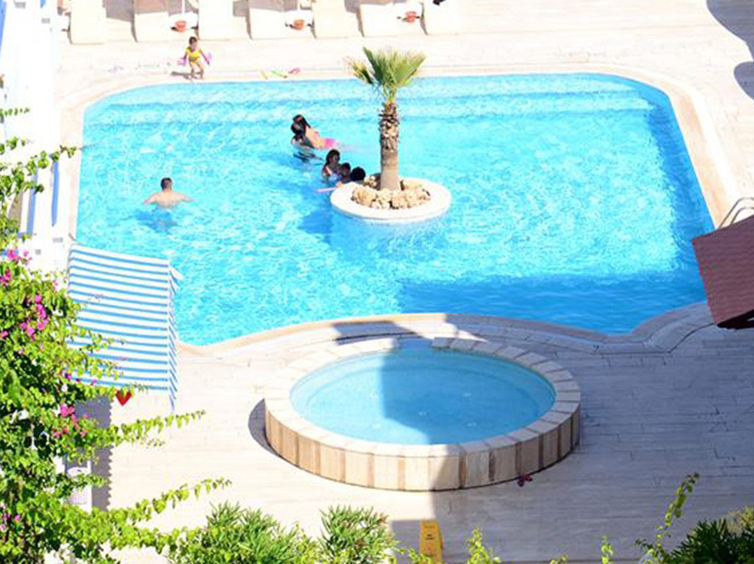 Sunpoint Hotel & Travel