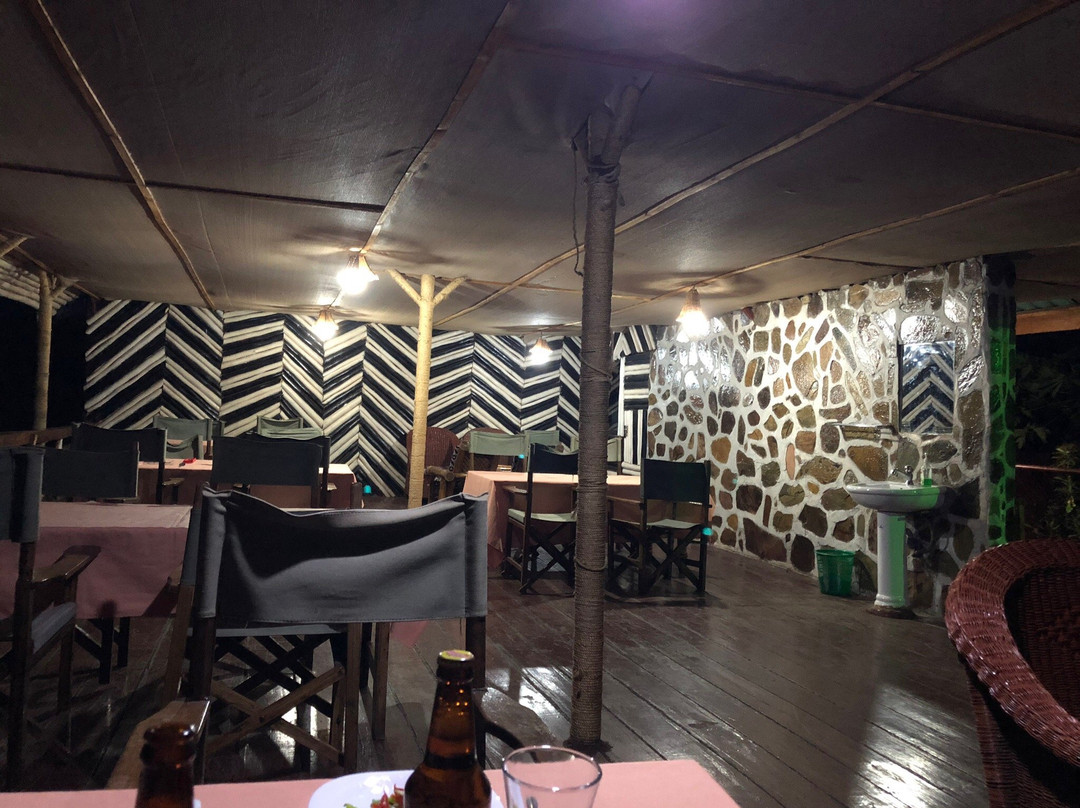 依考玛探险营地山林小屋主图