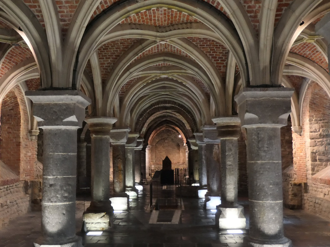 St Hermes' Crypt-Ronse必去景点