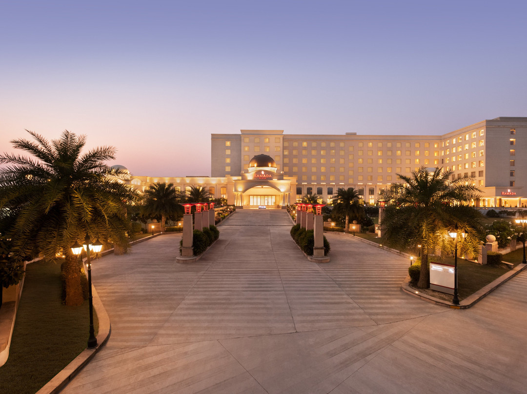 Ramada by Wyndham Lucknow Hotel and Convention Center主图