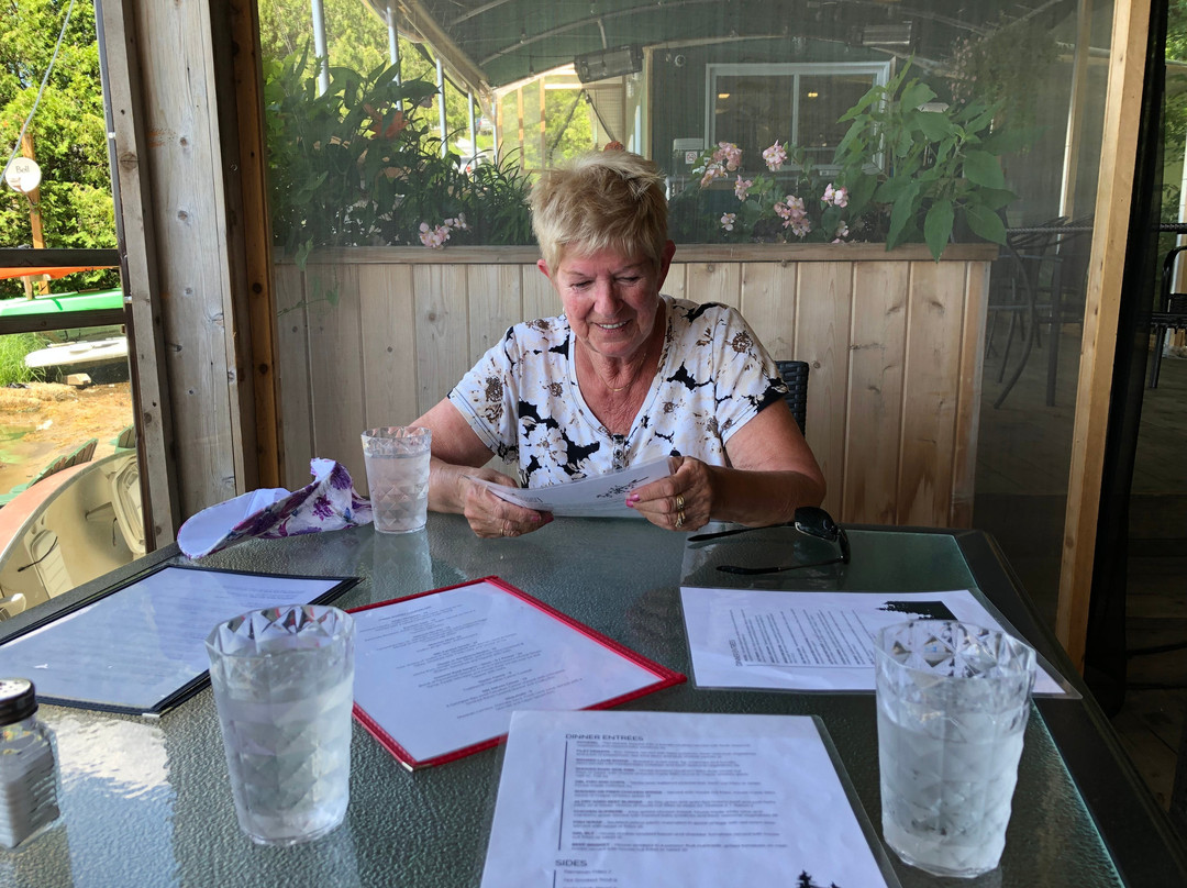 Glenn-Burney Lodge Cabins主图