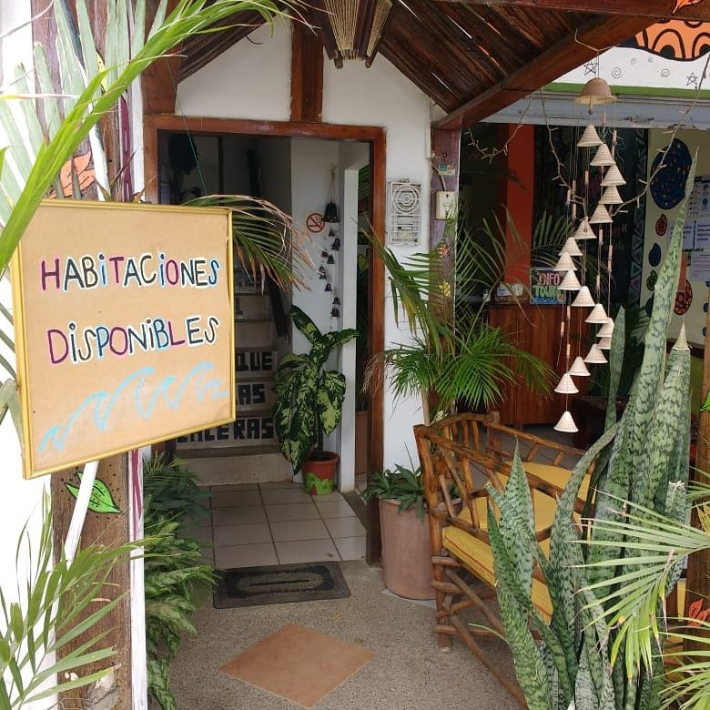 Los Islotes Beach Front Hostel主图