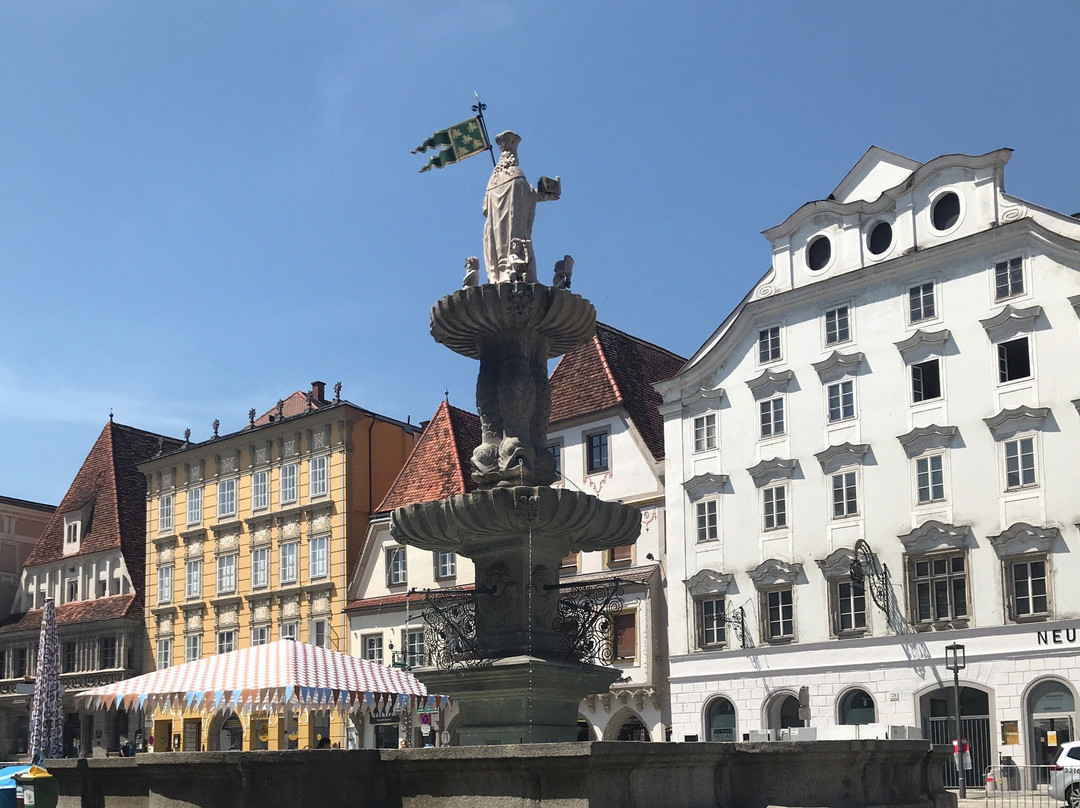 Leopoldi-Brunnen-施泰尔必去景点