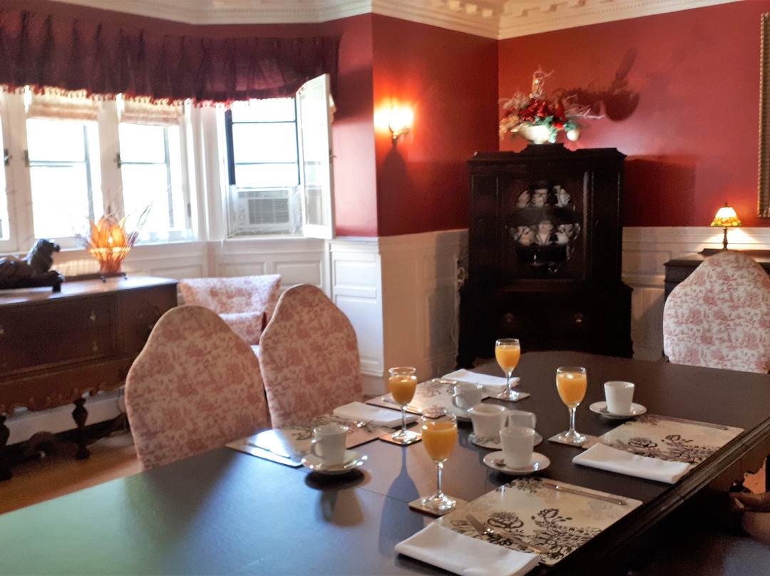 Grey Gables Inn Bed and Breakfast主图