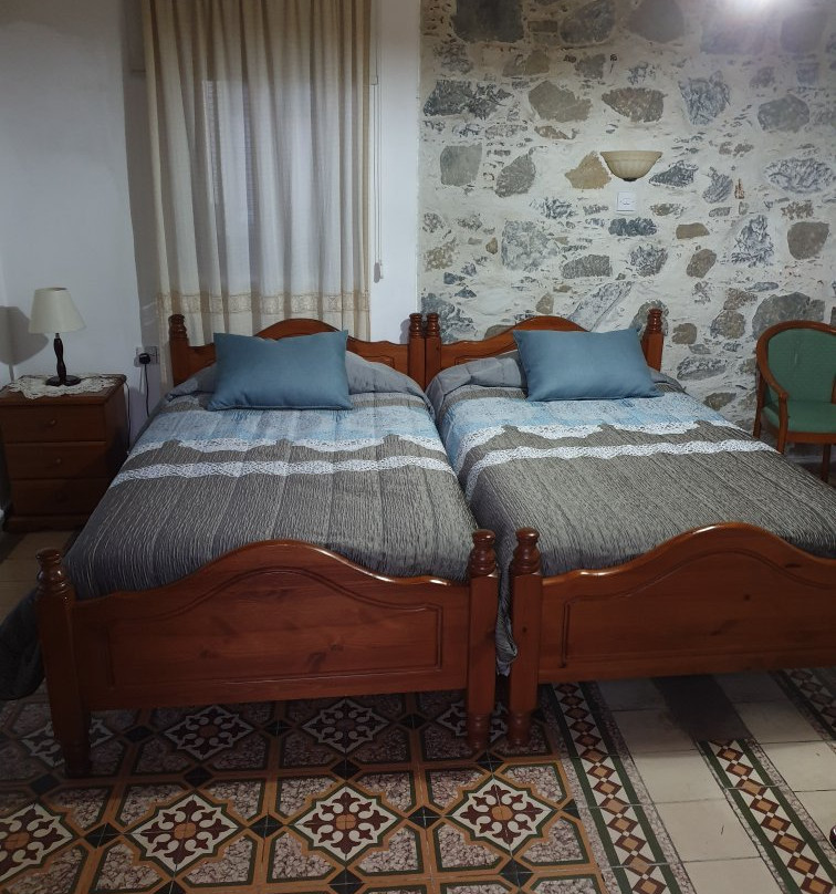 Two Flowers Hotel主图