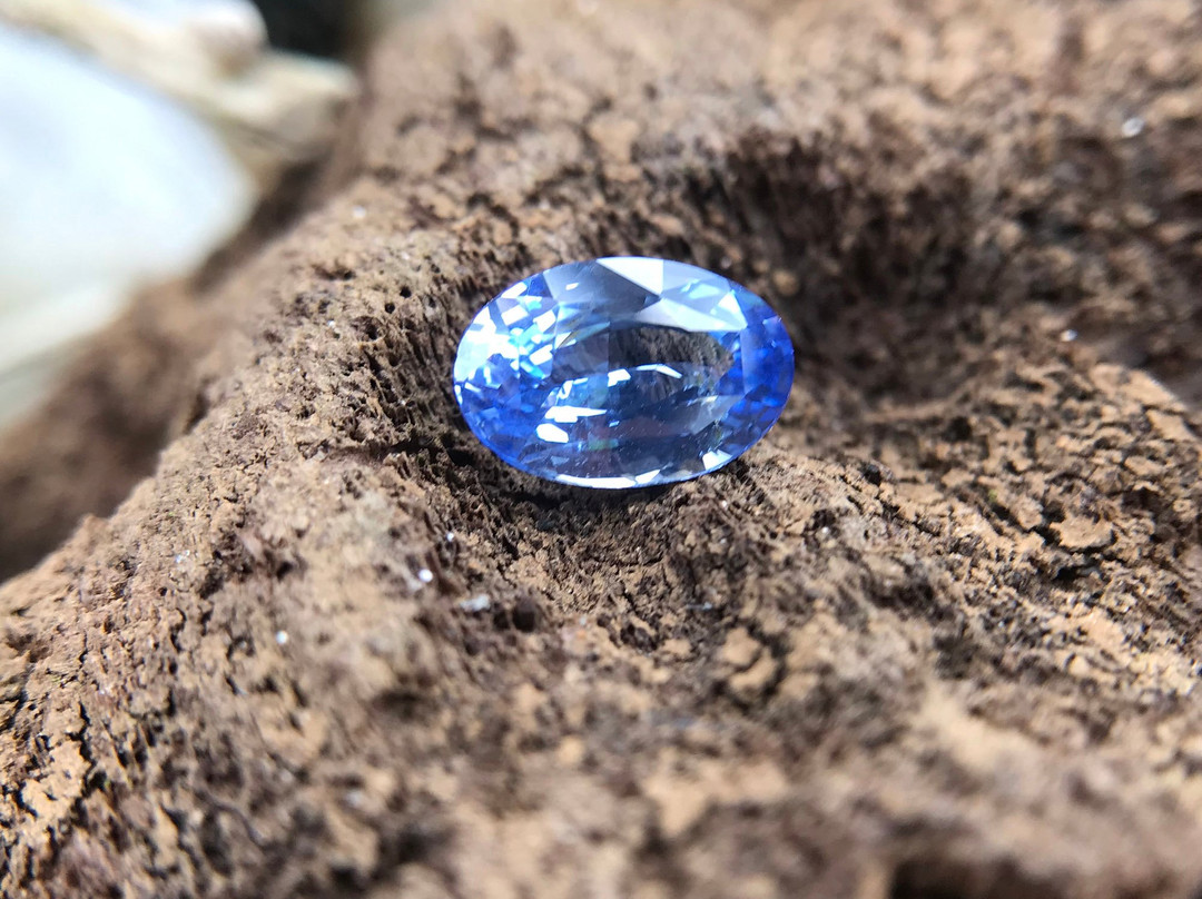 LusterBlue Gem and Jewellery-加勒必去景点