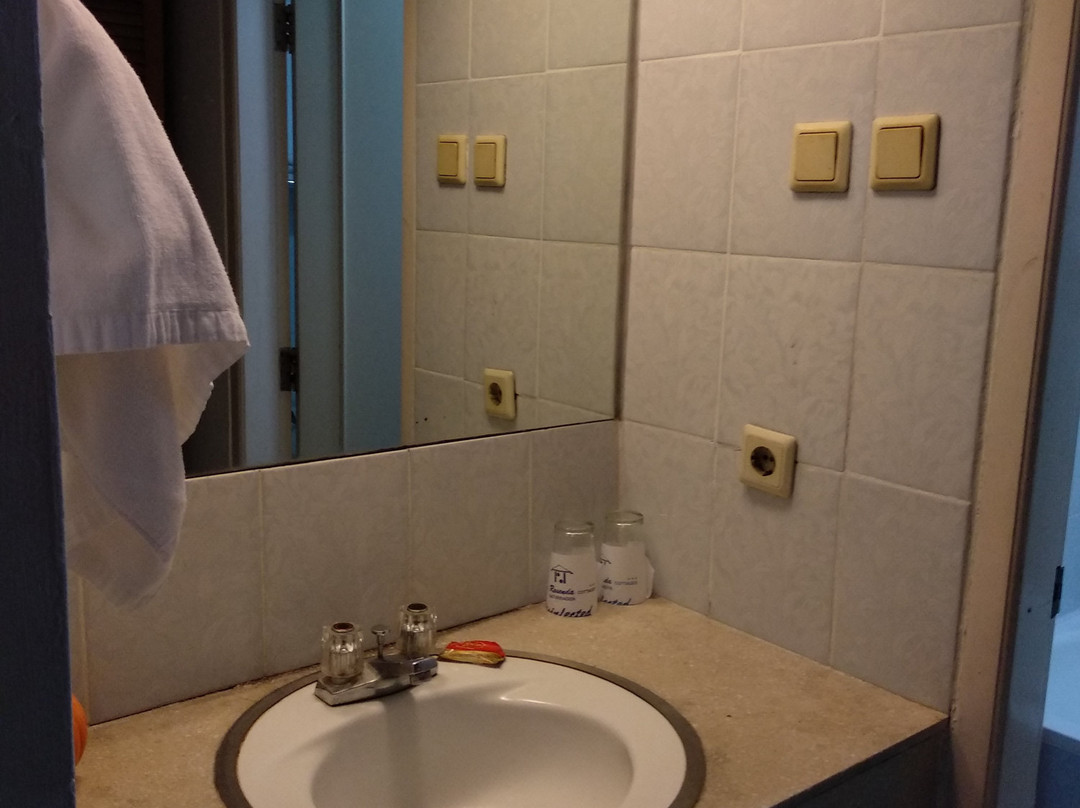 Rosenda Cottage Hotel主图